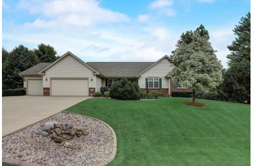 2974 Scotland Pky, Sun Prairie, WI 53590