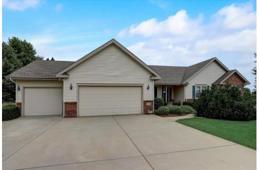 2974 Scotland Pky, Sun Prairie, WI 53590