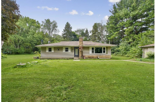 2987 Jahnke Rd, Cottage Grove, WI 53527