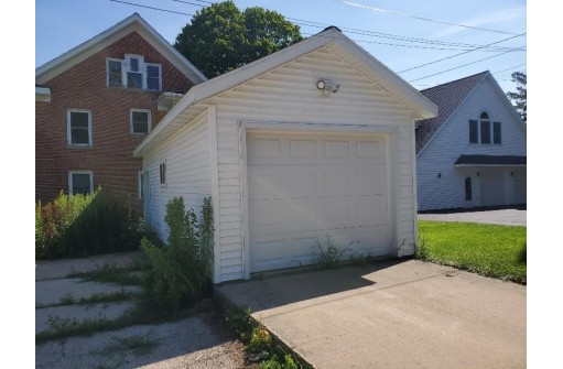 415 Doty St, Mineral Point, WI 53565