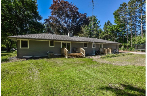 W1944 S Lawson Dr, Green Lake, WI 54941