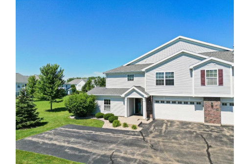 4725 Poplar Creek Dr, Madison, WI 53718