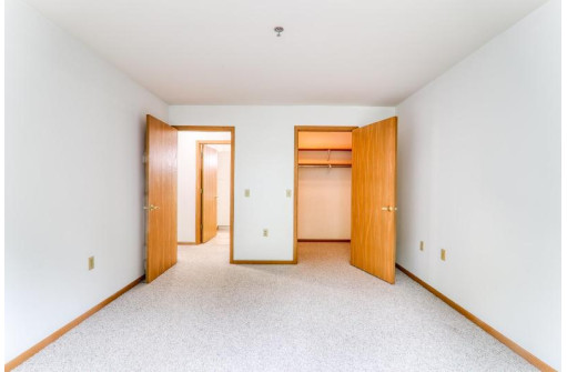 203 Kearney Way 206, Waunakee, WI 53597