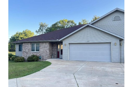 637 Evergreen Tr, Portage, WI 53901