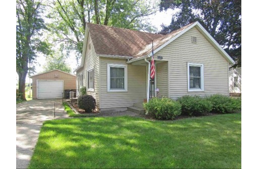 121 S Maple St, Orfordville, WI 53576