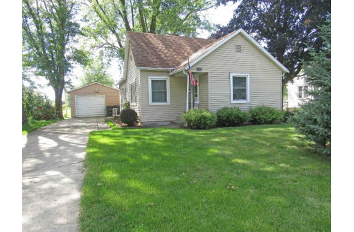 121 S Maple St, Orfordville, WI 53576