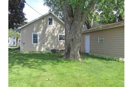 121 S Maple St, Orfordville, WI 53576