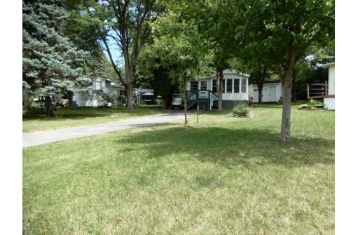 353 Skyline Dr, Edgerton, WI 53534