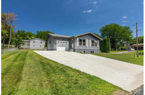 4206 Oak St, McFarland, WI 53558