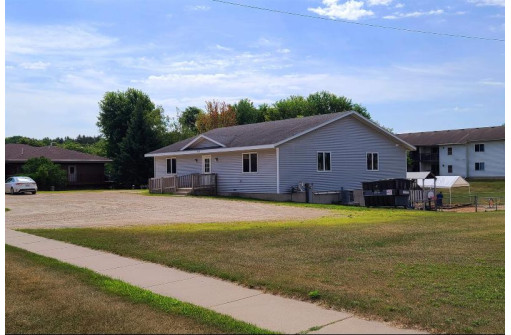 405 W Chestnut St, Pardeeville, WI 53954