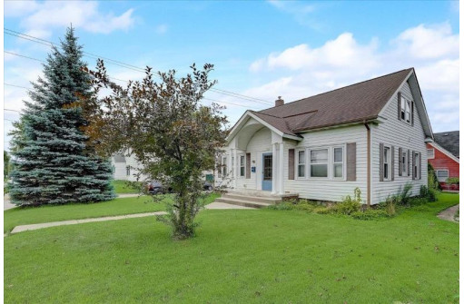 532 E State St, Mauston, WI 53948