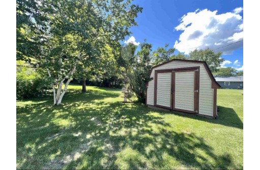 4 S Wright Rd, Janesville, WI 53546