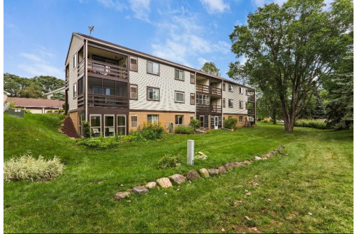 1 Creekside Way 11, Madison, WI 53717