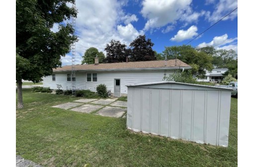 130 James St, Portage, WI 53901