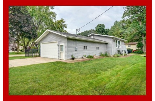 2874 Waubesa Ave, Madison, WI 53711