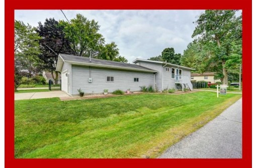 2874 Waubesa Ave, Madison, WI 53711