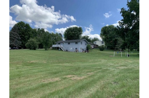 325 Durst Rd, New Glarus, WI 53574