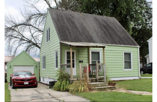 819 E Jefferson St, Waupun, WI 53963