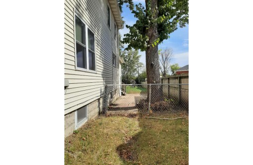 413 N Glendale Ave, Tomah, WI 54660-1310