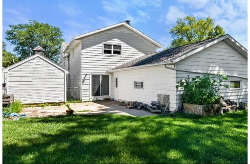 101 Shirley St, Fort Atkinson, WI 53538