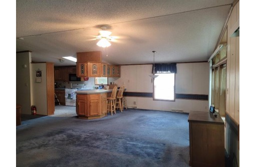 W6044 Tomahawk Tr, New Lisbon, WI 53950