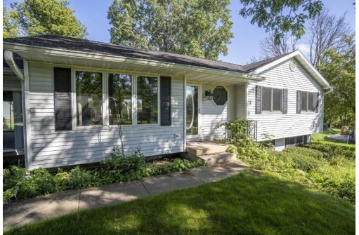 1684 Bell View Rd, Stoughton, WI 53589