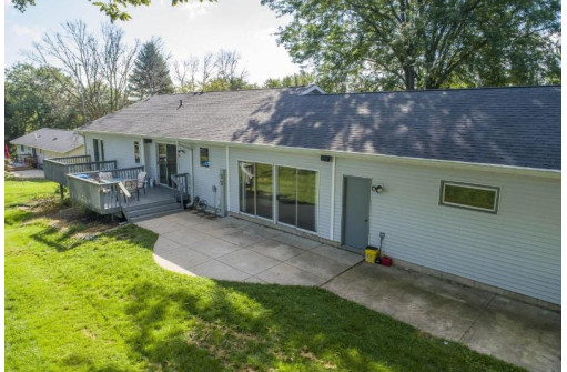 1684 Bell View Rd, Stoughton, WI 53589