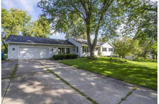 1684 Bell View Rd, Stoughton, WI 53589