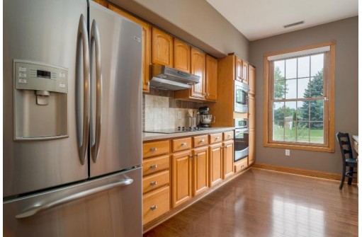 6015 Cottontail Tr, Madison, WI 53718