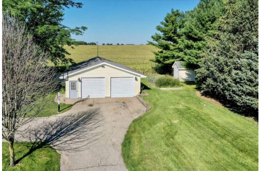 N1185 Poeppel Rd, Fort Atkinson, WI 53538