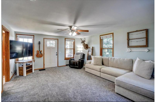 N1185 Poeppel Rd, Fort Atkinson, WI 53538