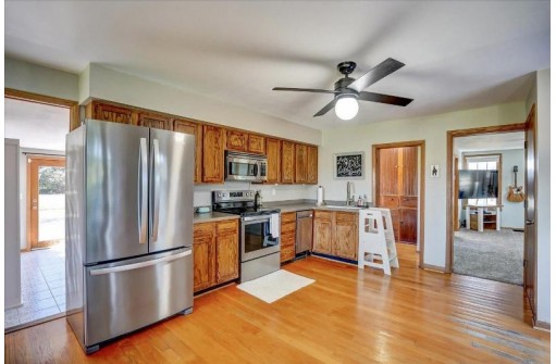 N1185 Poeppel Rd, Fort Atkinson, WI 53538