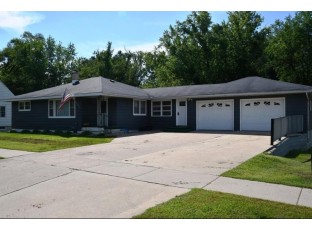 209 W Chestnut St Pardeeville, WI 53954