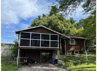 E11018 Terrytown Rd Baraboo, WI 53913