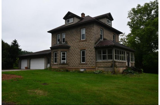 261 W Mill St, Poynette, WI 53955