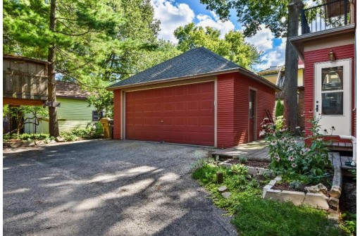 1047 Spaight St, Madison, WI 53703
