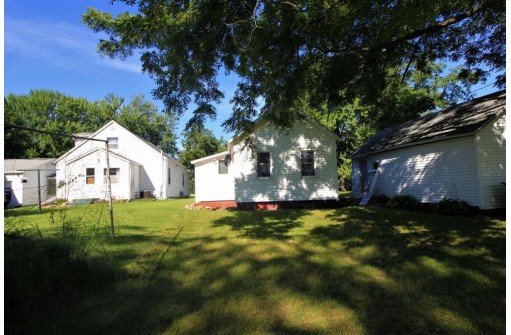 940 S Beaumont Rd, Prairie Du Chien, WI 53821