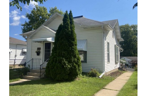 312 Kilbourn Ave, Tomah, WI 54660