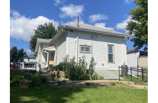 312 Kilbourn Ave, Tomah, WI 54660