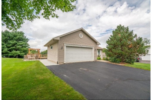 S5611 E Glacier Dr, Baraboo, WI 53913