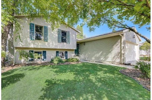 2902 Tucson Tr, Madison, WI 53719