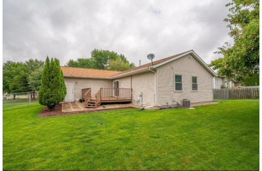 5121 Prairie Rose Rd, Madison, WI 53704