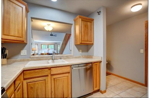 5399 Blue Bill Park Dr 10, Waunakee, WI 53597