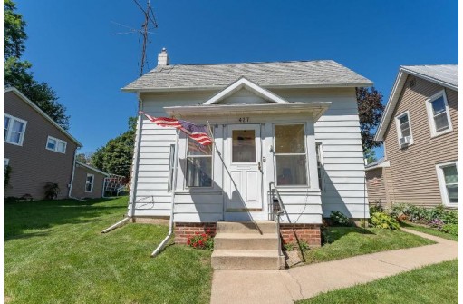 427 Mulberry St, Baraboo, WI 53913