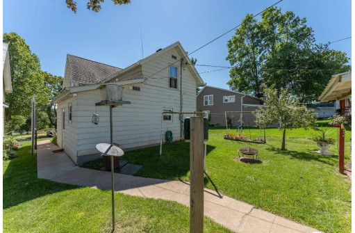 427 Mulberry St, Baraboo, WI 53913