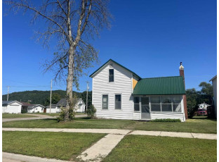 428 N Michigan St Prairie Du Chien, WI 53821