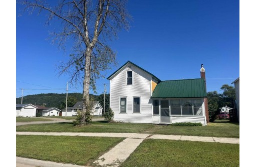 428 N Michigan St, Prairie Du Chien, WI 53821