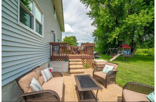 118 Lakewood Terr, Marshall, WI 53559