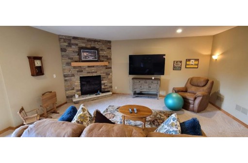 3004 Wyndwood Way, Sun Prairie, WI 53590