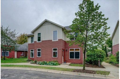 5329 Lake Park Blvd, Madison, WI 53713